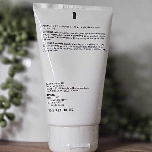 Rodan + Fields REDEFINE Daily Cleansing Mask - Picture 2 of 3